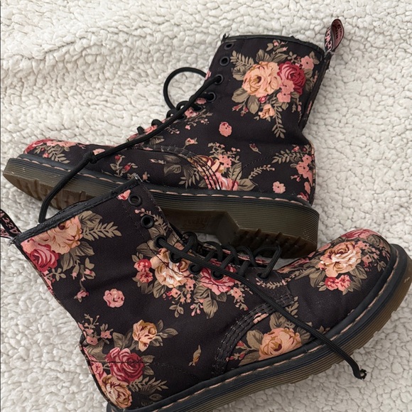 Dr. Martens Black Floral Lace-Up Combat Boots - Picture 8 of 8